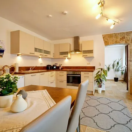 Ferienwohnung Am Schlossfelsen Apartment