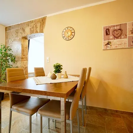 Ferienwohnung Am Schlossfelsen *